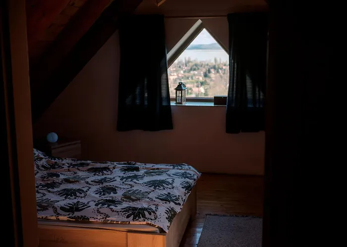 Abrahamhegyi Panorama Hideout בית נופש *